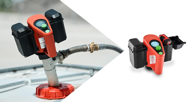 Split image: On the left, a red and black pump mounted on a white IBC water tank; on the right, the standalone pump with an open battery compartment on a white background.